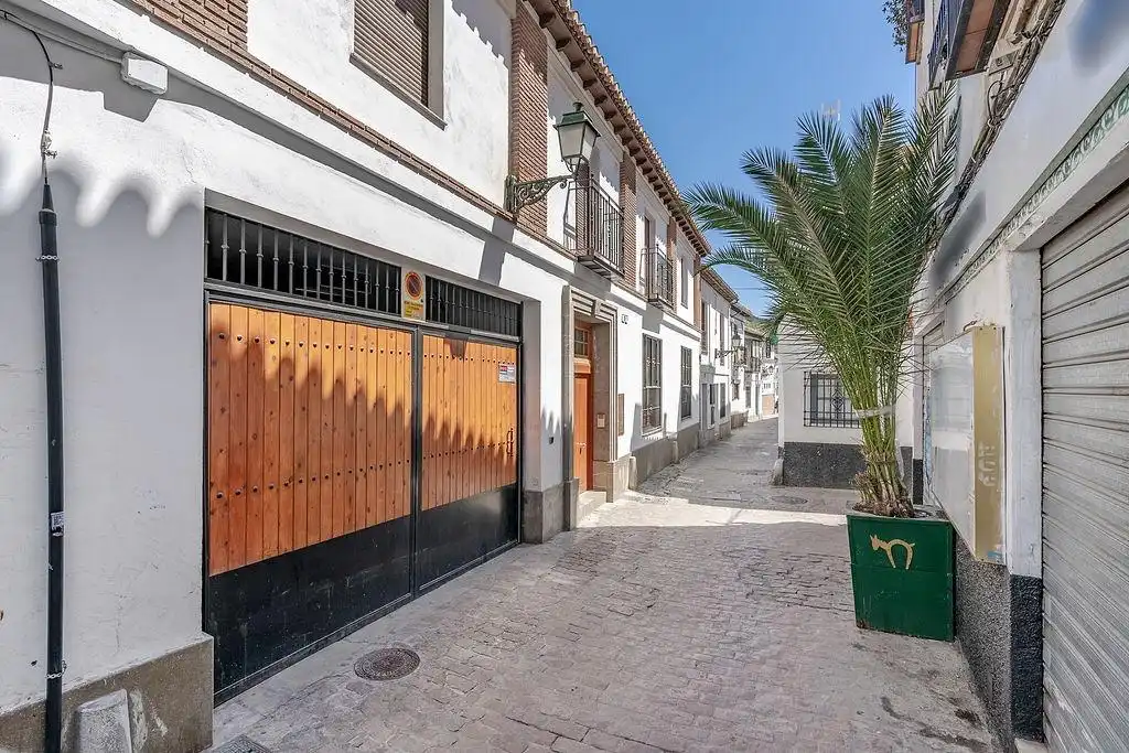 Exterior view of Office for sale in Granada