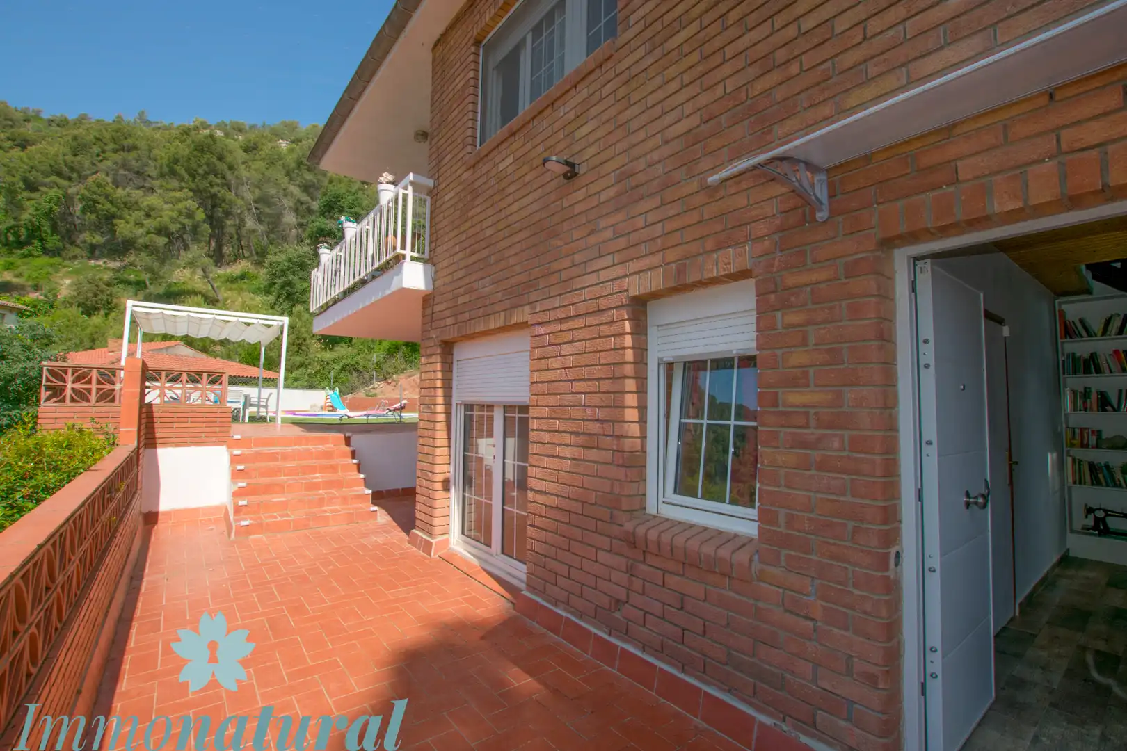 Vista exterior de Casa o chalet en venta en Torrelles de Llobregat con Aire acondicionado, Calefacción y Jardín privado