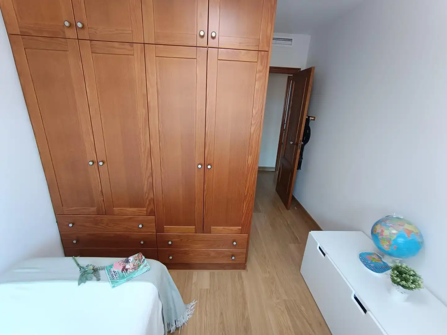 Schlafzimmer von Erdgeschoss zum Verkauf in Casco Urbano