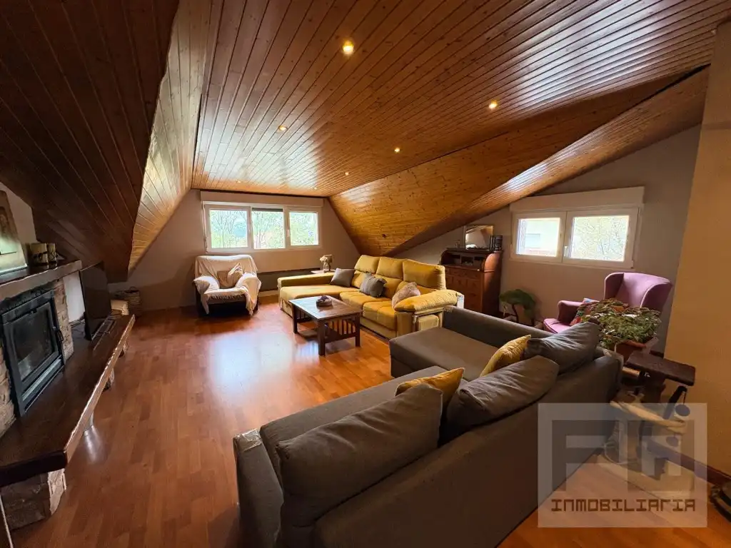 Wohnzimmer von Haus oder Chalet zum Verkauf in Las Navas del Marqués  mit Ofen, Waschmaschine und Mikrowelle