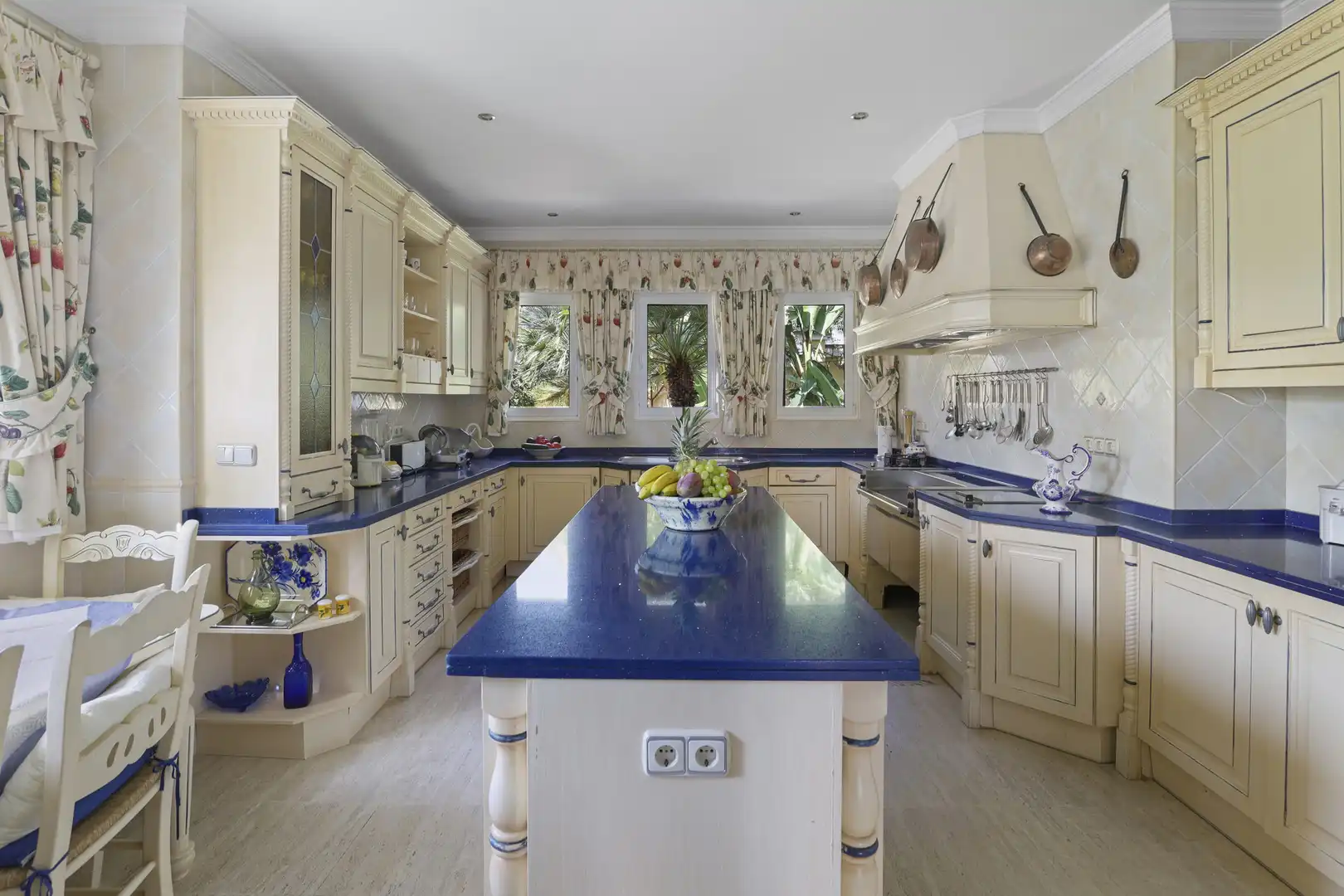 House with pool for sale in Marbella Centro, imagen 22