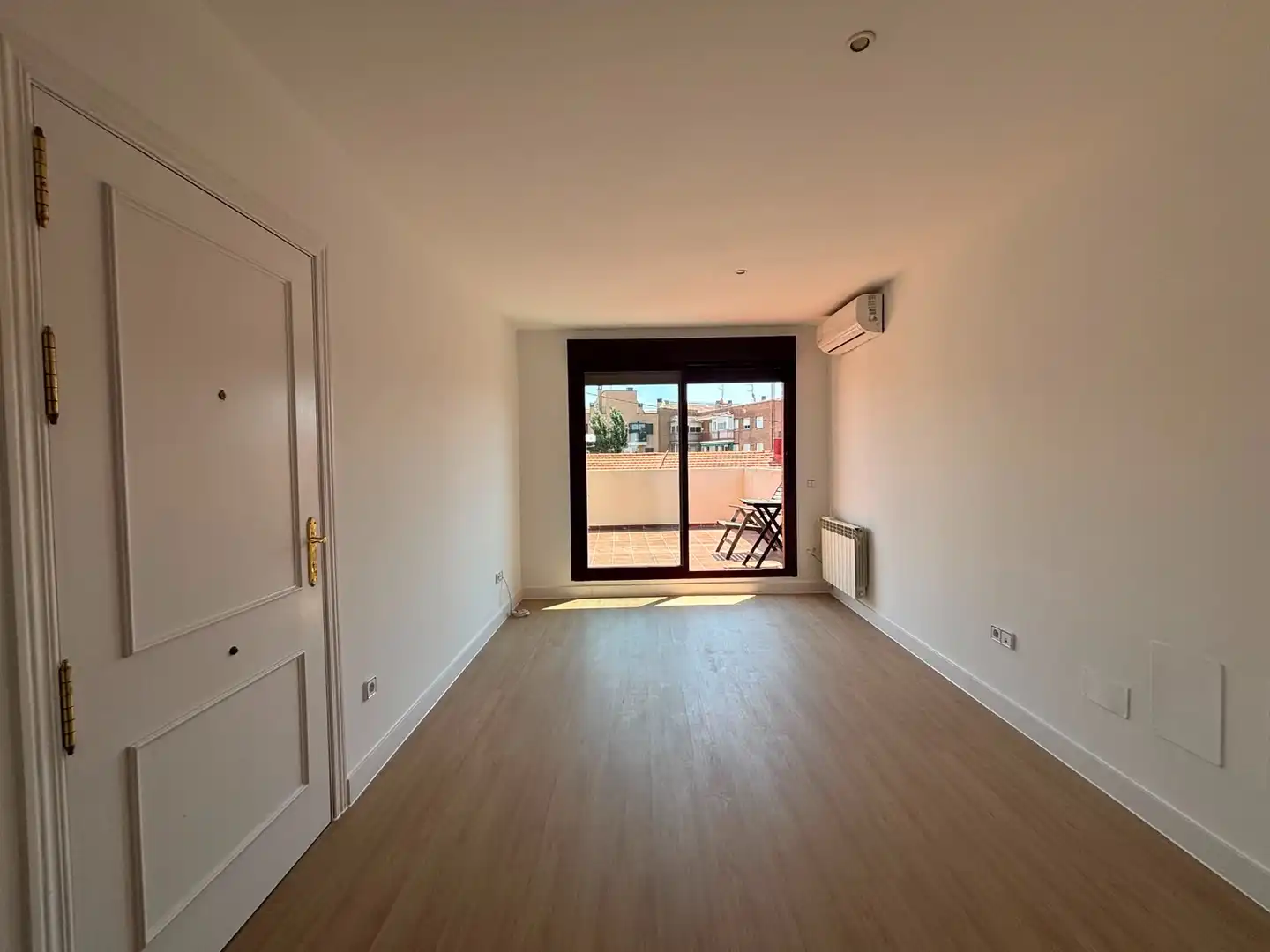 Habitación de Ático de alquiler en Madrid con Aire acondicionado, Calefacción y Terraza