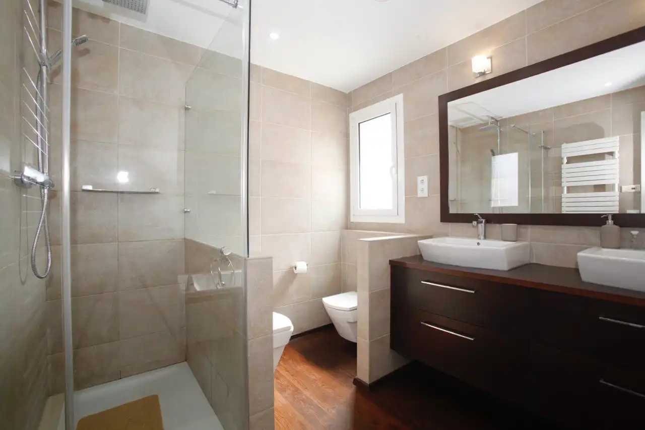 Baño de Casa o chalet en venta en Gavà con Aire acondicionado, Calefacción y Jardín privado