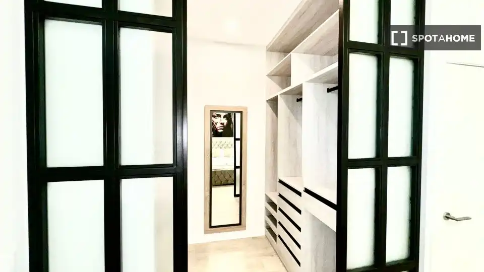Study for share in Madrid  with Air Conditioner, Terrace and Furnished