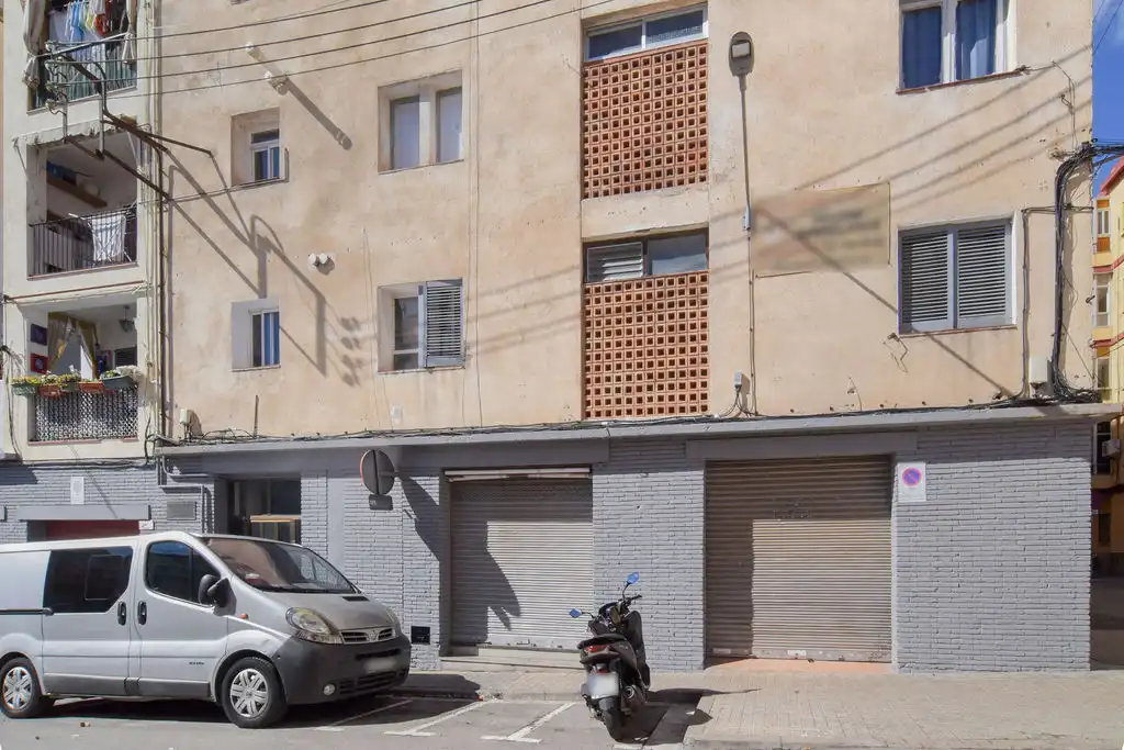 Vista exterior de Local en venta en Mataró