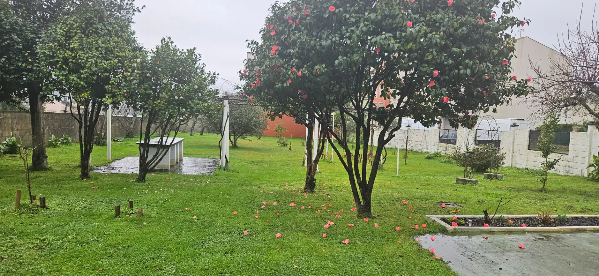 Jardí de Casa adosada en venda en Narón amb Moblat
