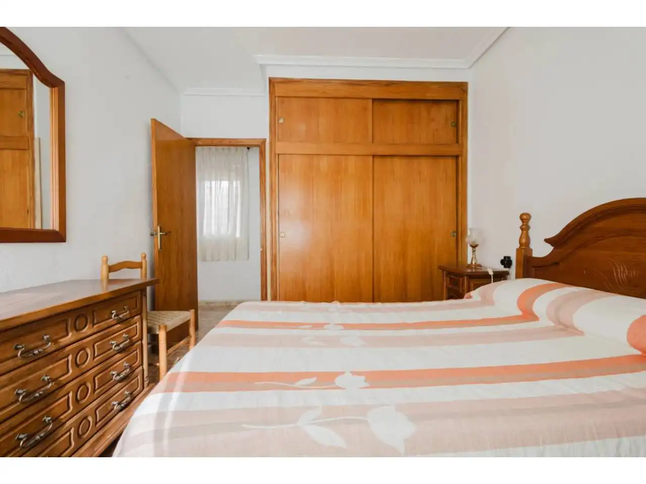 Habitación de Apartamento en venta en Torrevieja con Aire acondicionado, Calefacción y Terraza