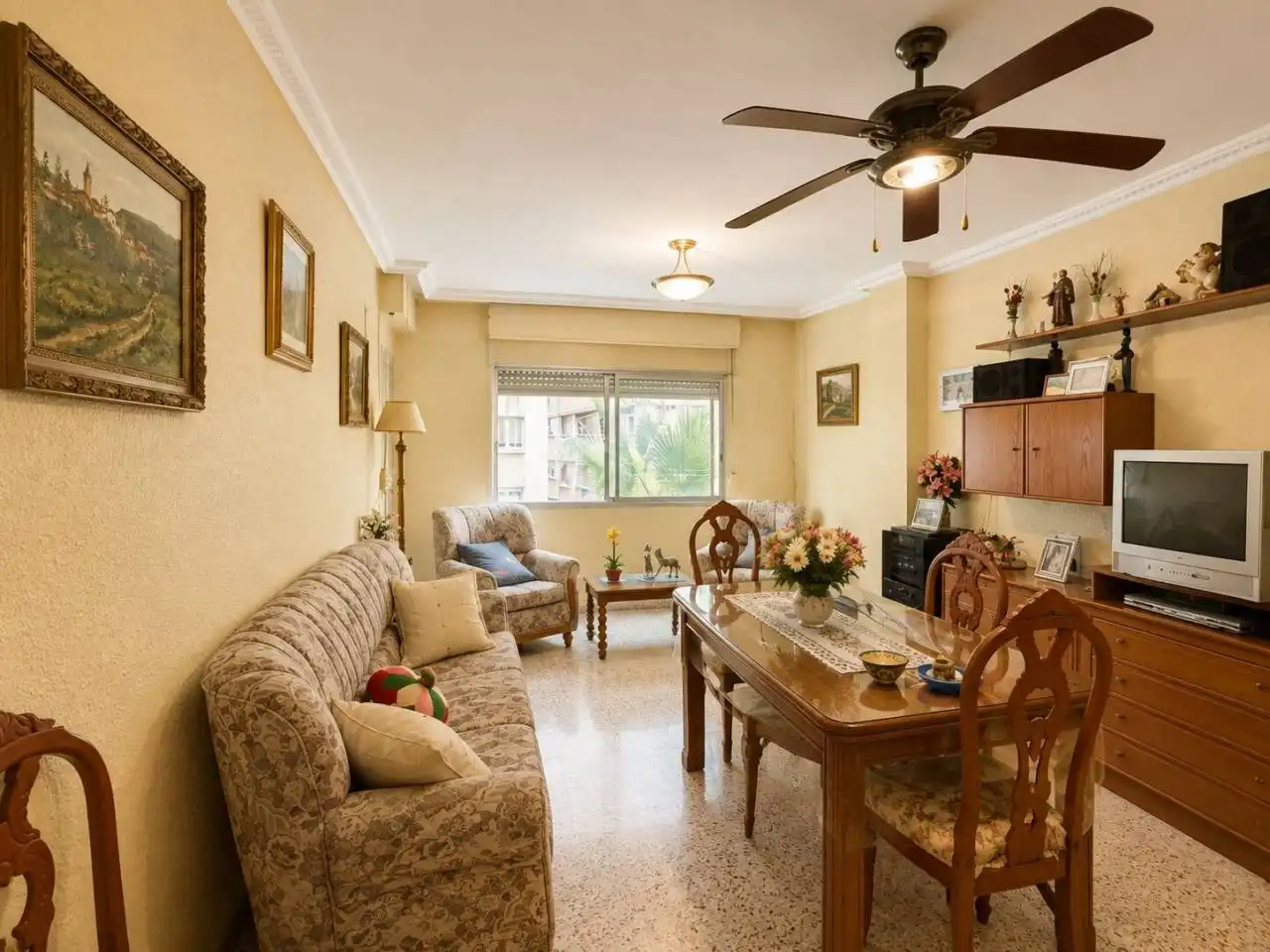 Living room of Flat for sale in Vila-real  with Storage room, Furnished and Balcony