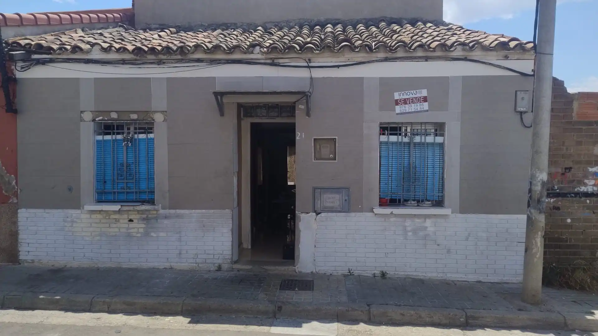 Vista exterior de Casa adosada en venta en Zaragoza con Aire acondicionado, Calefacción y Terraza