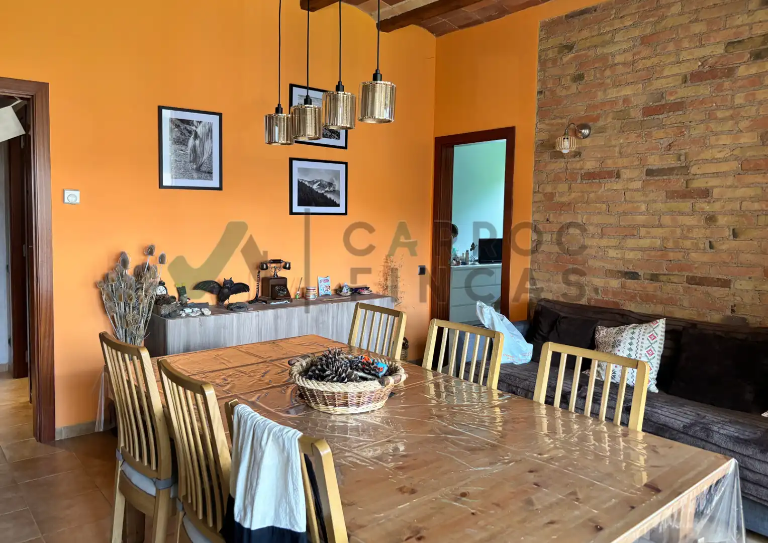 Comedor de Piso en venta en Sant Joan de les Abadesses con Calefacción, Amueblado y Horno