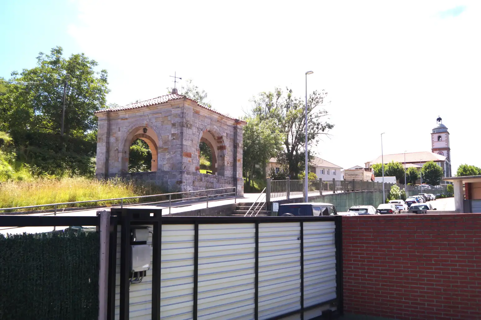 Vista exterior de Casa o xalet en venda en Medio Cudeyo amb Calefacció, Jardí privat i Terrassa
