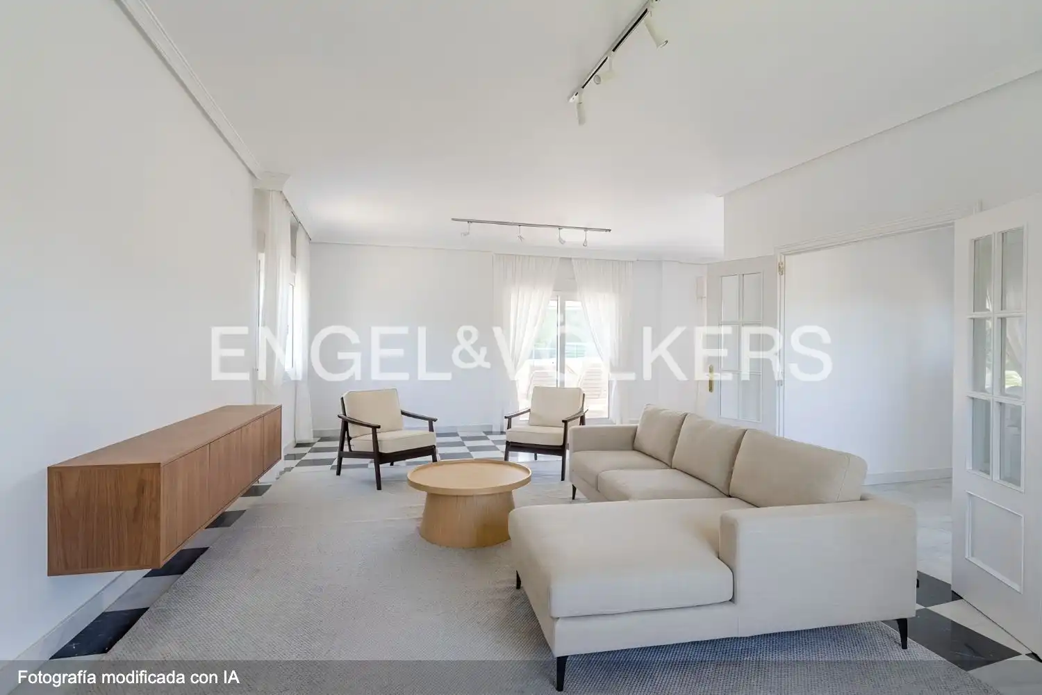 Sala d'estar de Casa o xalet en venda en Boadilla del Monte amb Aire condicionat, Calefacció i Jardí privat