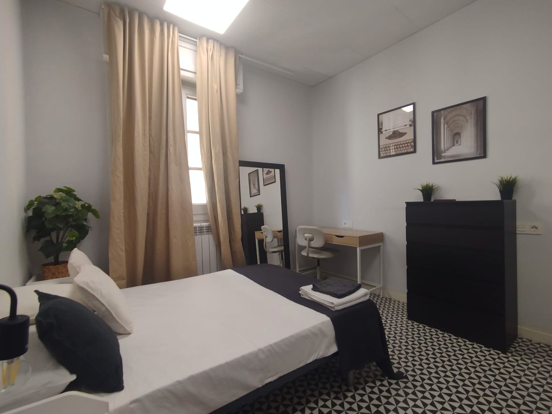 Bedroom of Flat to share in  Madrid Capital  with Air Conditioner, Heating and Furnished