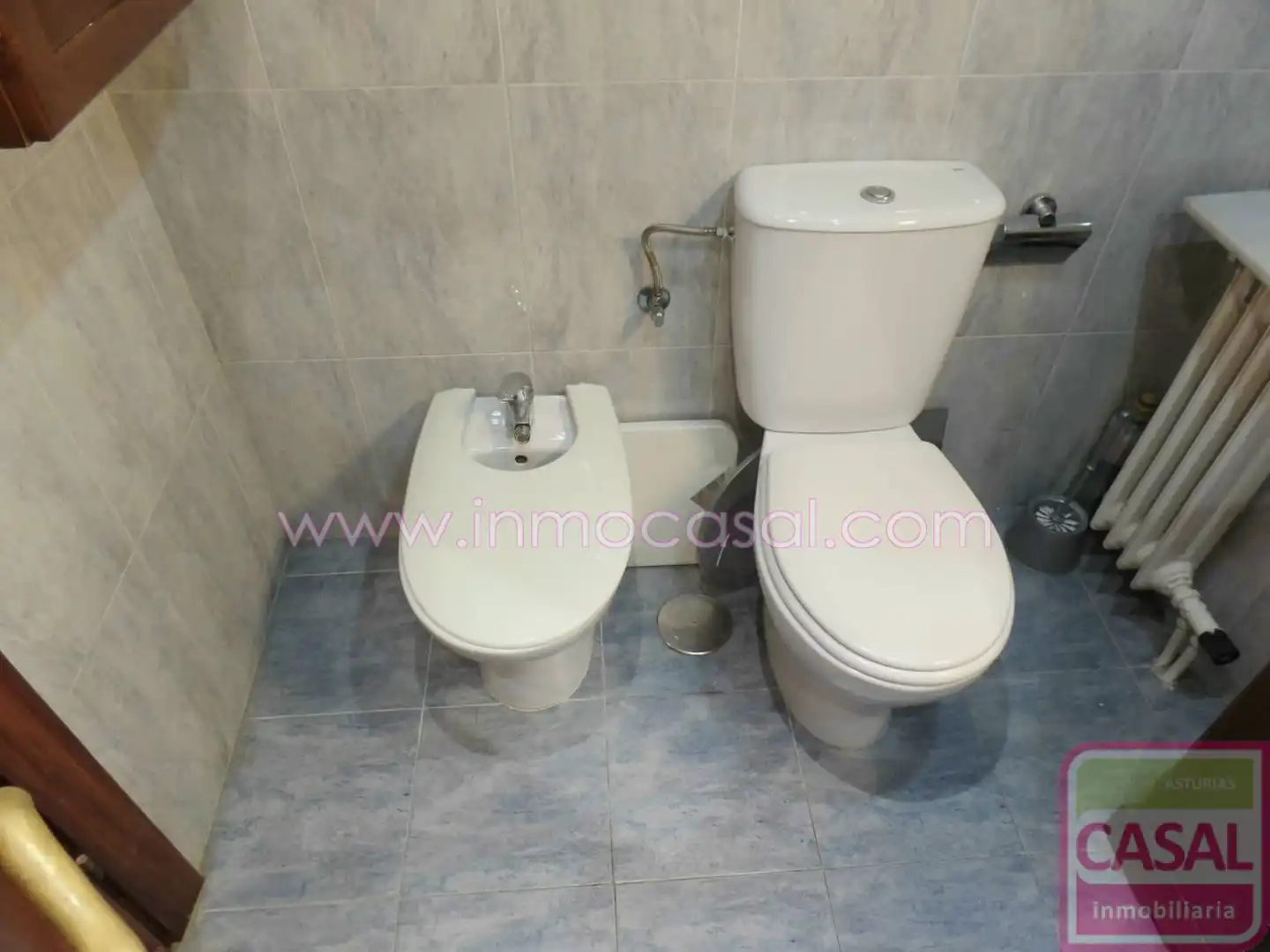 Badezimmer von Wohnung zur Miete in Oviedo  mit Heizung, Terrasse und Möbliert