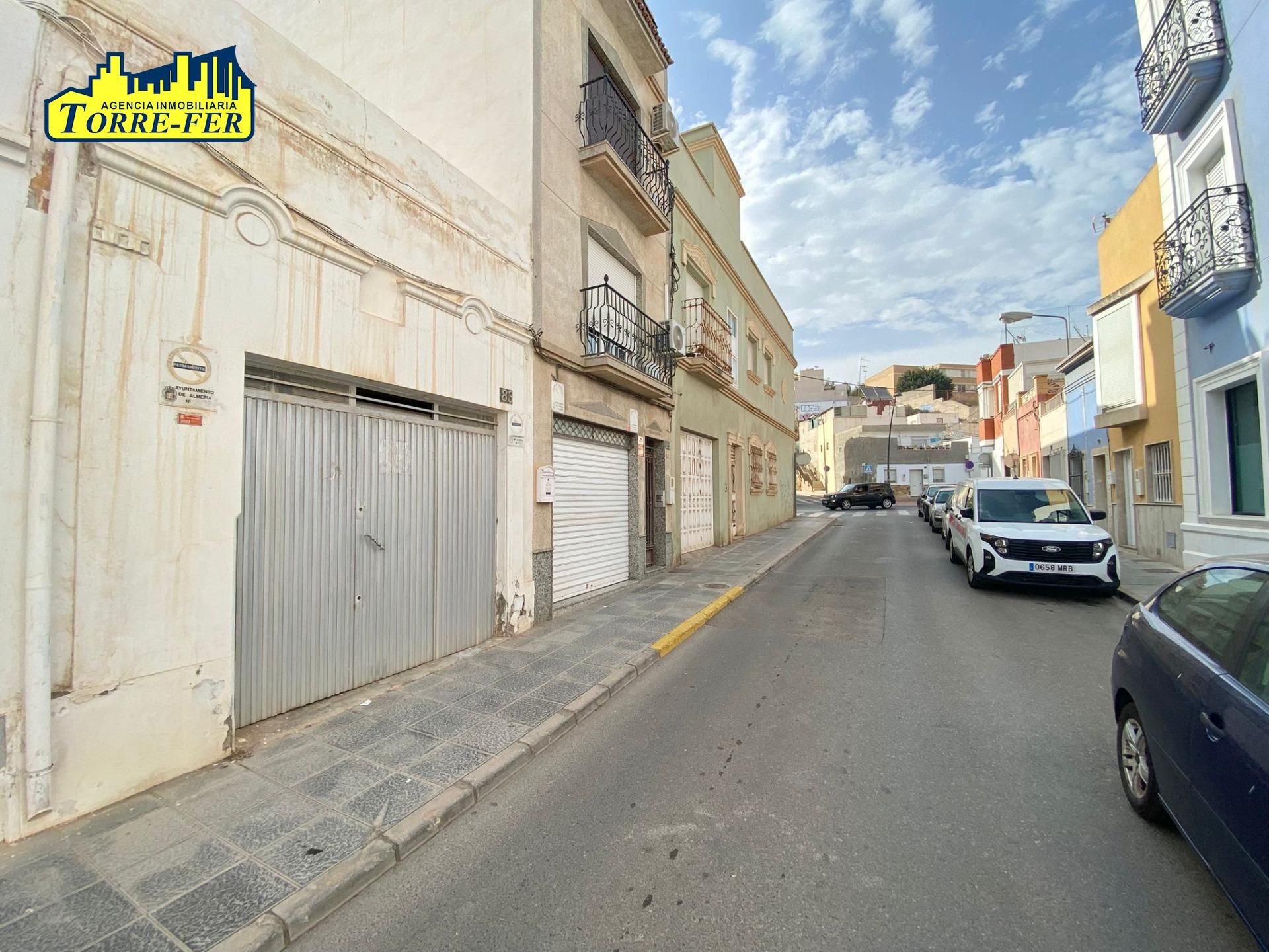 Vista exterior de Casa o chalet en venta en  Almería Capital con Trastero