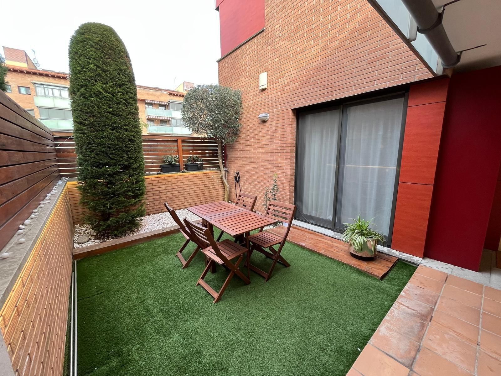 Terrace of Single-family semi-detached for sale in Vic