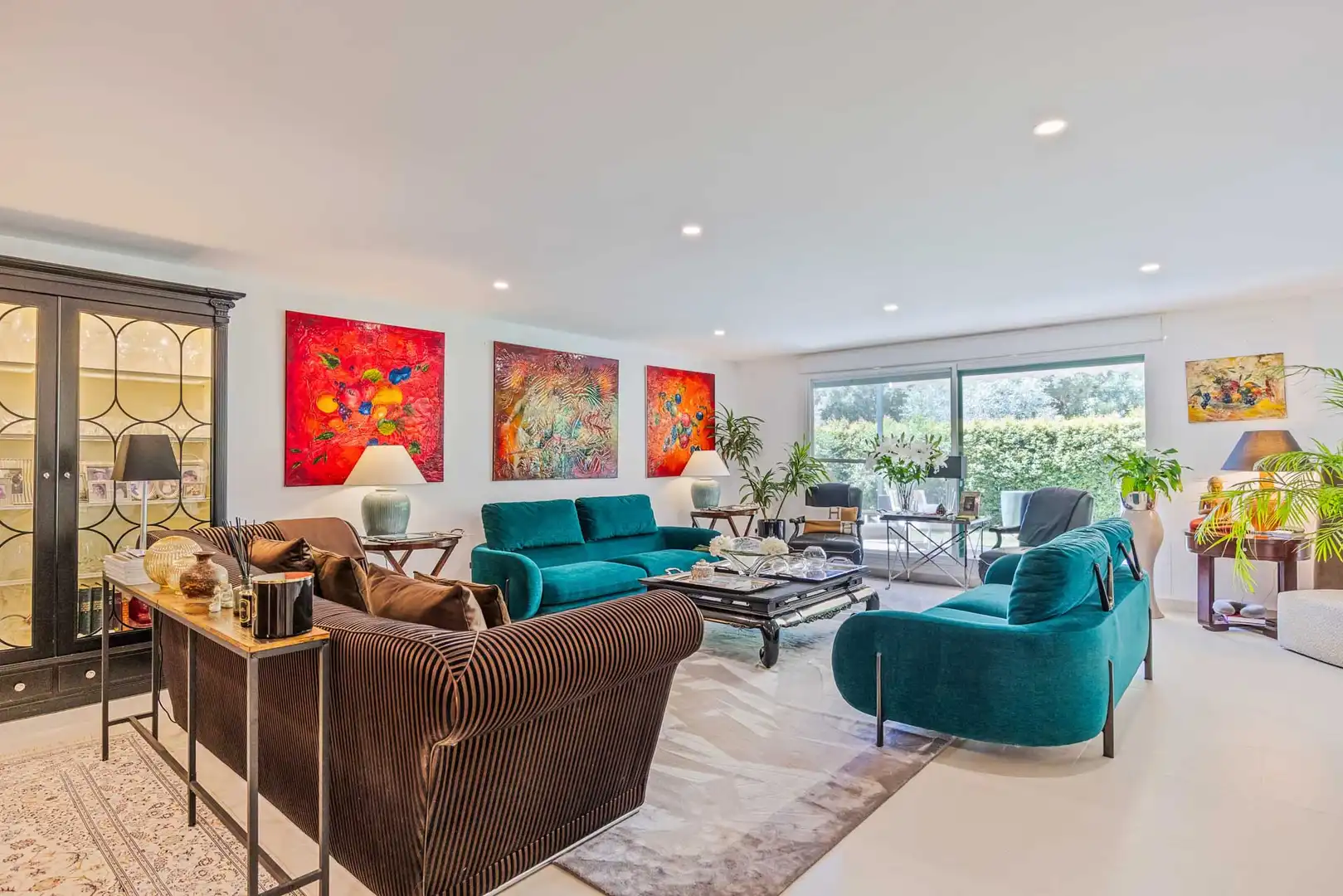 Sala de estar de Planta baja en venta en Sotogrande con Aire acondicionado, Calefacción y Jardín privado