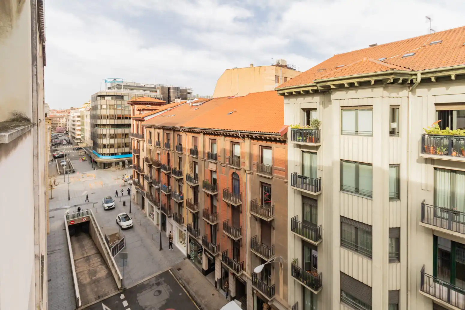 Exterior view of Office for rent in  Pamplona / Iruña