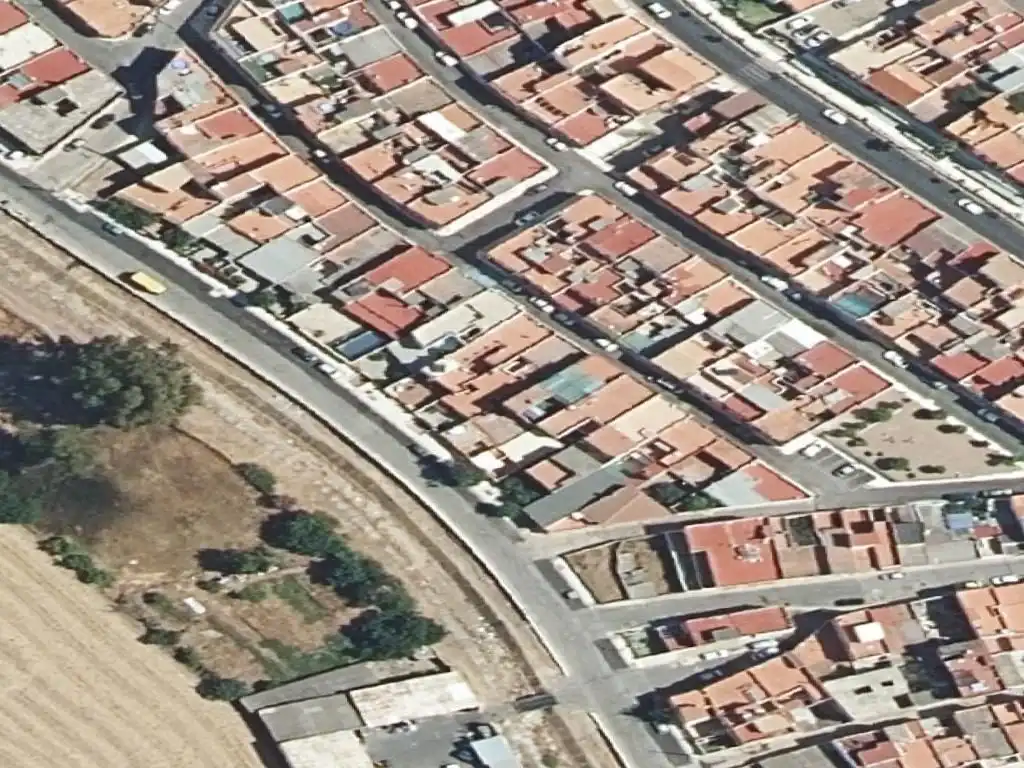 Casa en venta en Hnos Alvarez Quintero 13