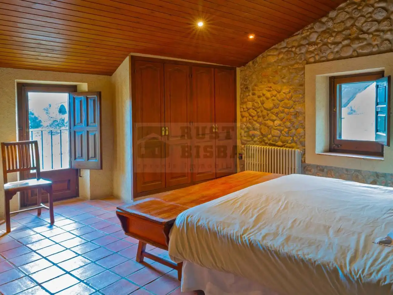 Habitación de Finca rústica en venta en Sant Miquel de Fluvià con Aire acondicionado, Calefacción y Terraza