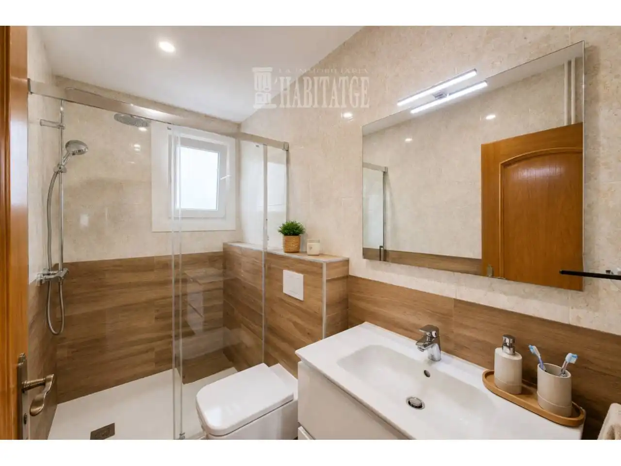 Baño de Piso en venta en Torelló con Aire acondicionado y Calefacción