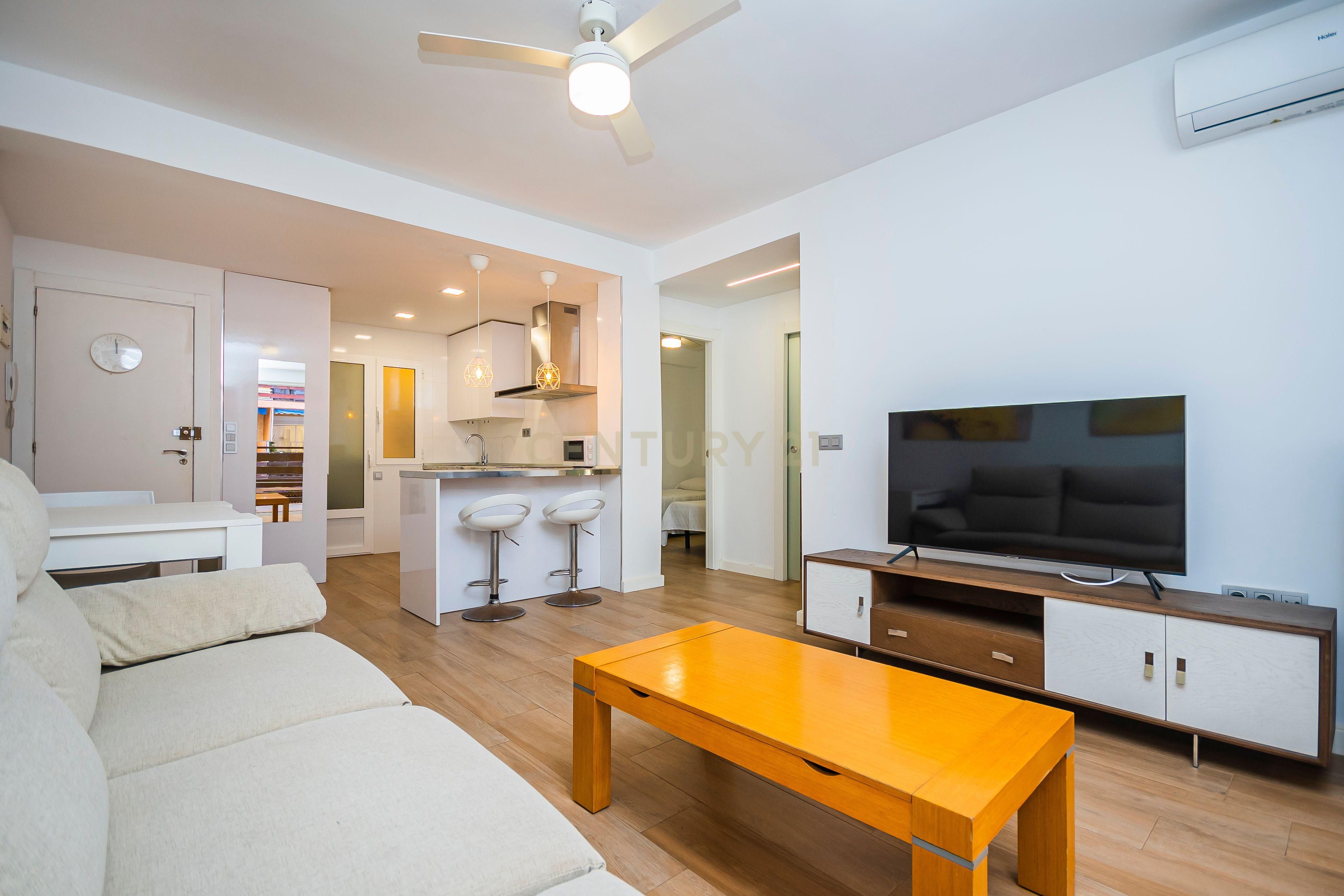 Living room of Flat to rent in El Campello  with Air Conditioner, Swimming Pool and Oven