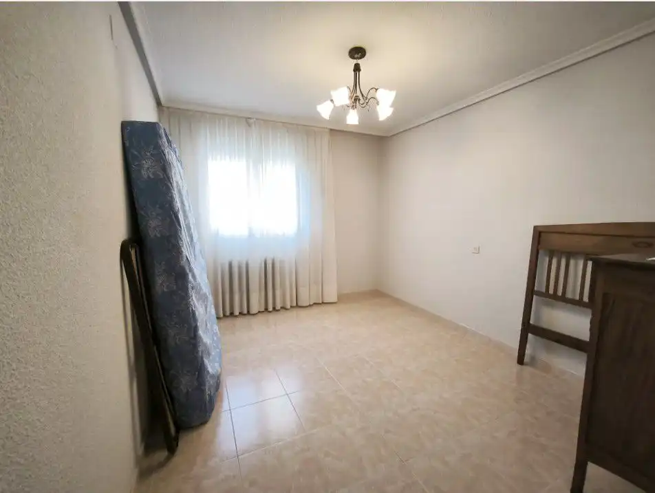 Habitación de Piso en venta en Salamanca con Calefacción, Terraza y Trastero