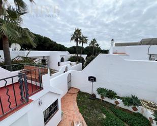 Exterior view of Single-family semi-detached for sale in Marbella