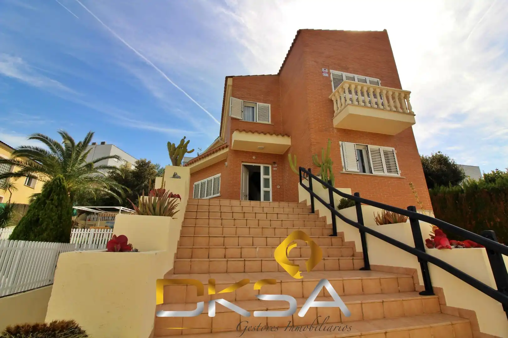 Vista exterior de Casa o xalet en venda en Oropesa del Mar / Orpesa amb Aire condicionat, Jardí privat i Terrassa