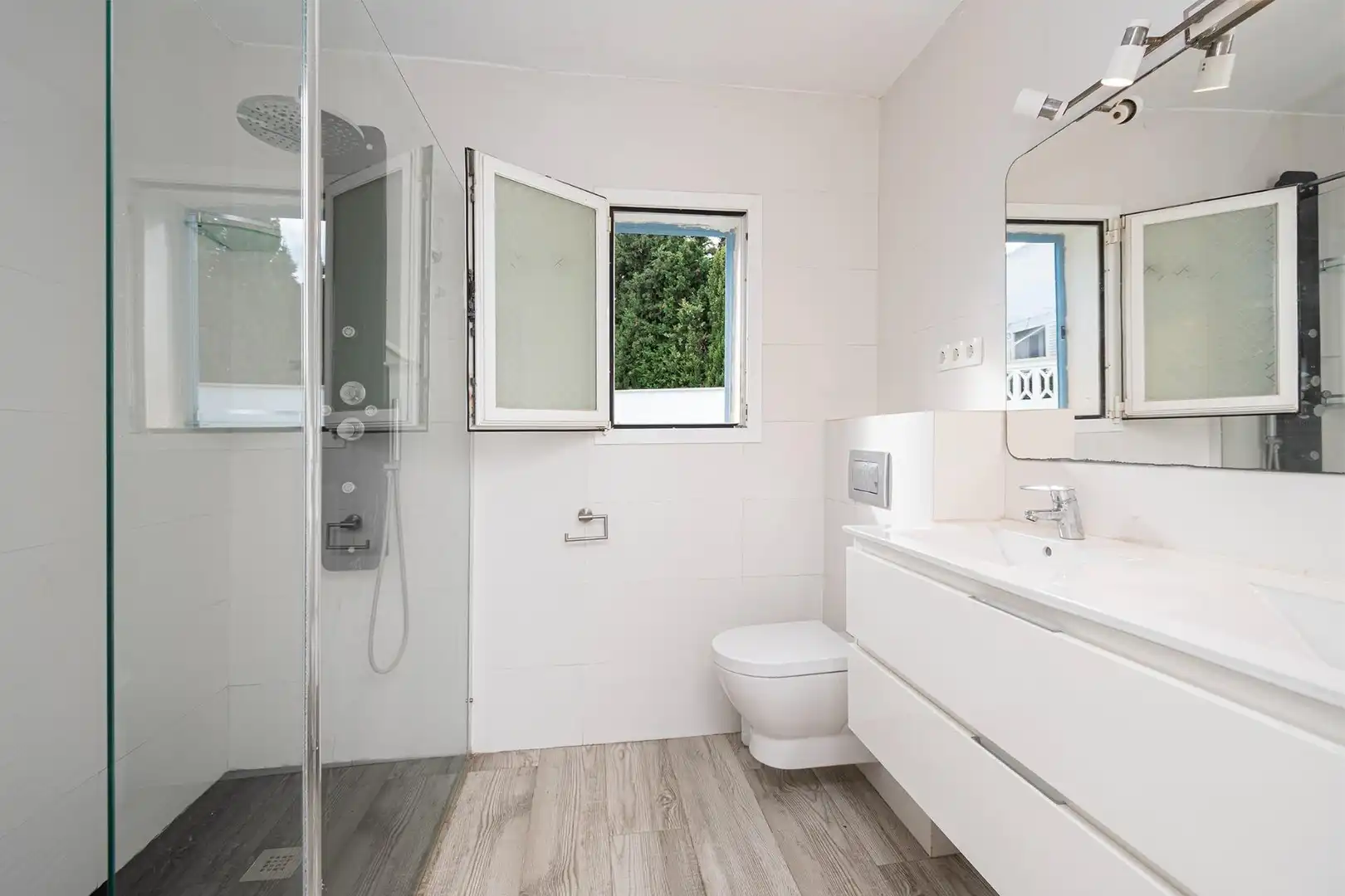 Bathroom of Houses for sale in Llucmajor