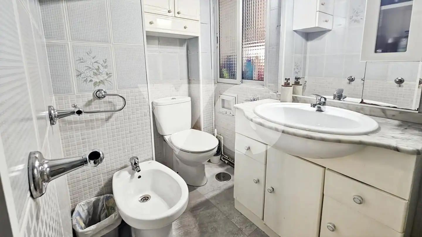 Bathroom of Flat for sale in Madrid  with Heating and Furnished