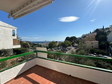 Casa bifamiliare con giardino in vendita a Avinguda de José Díaz Pacheco