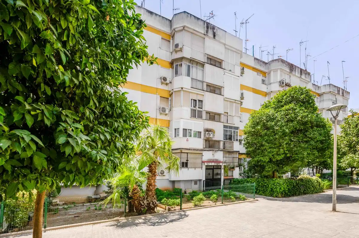 Vista exterior de Piso en venta en Sevilla con Aire acondicionado y Calefacción