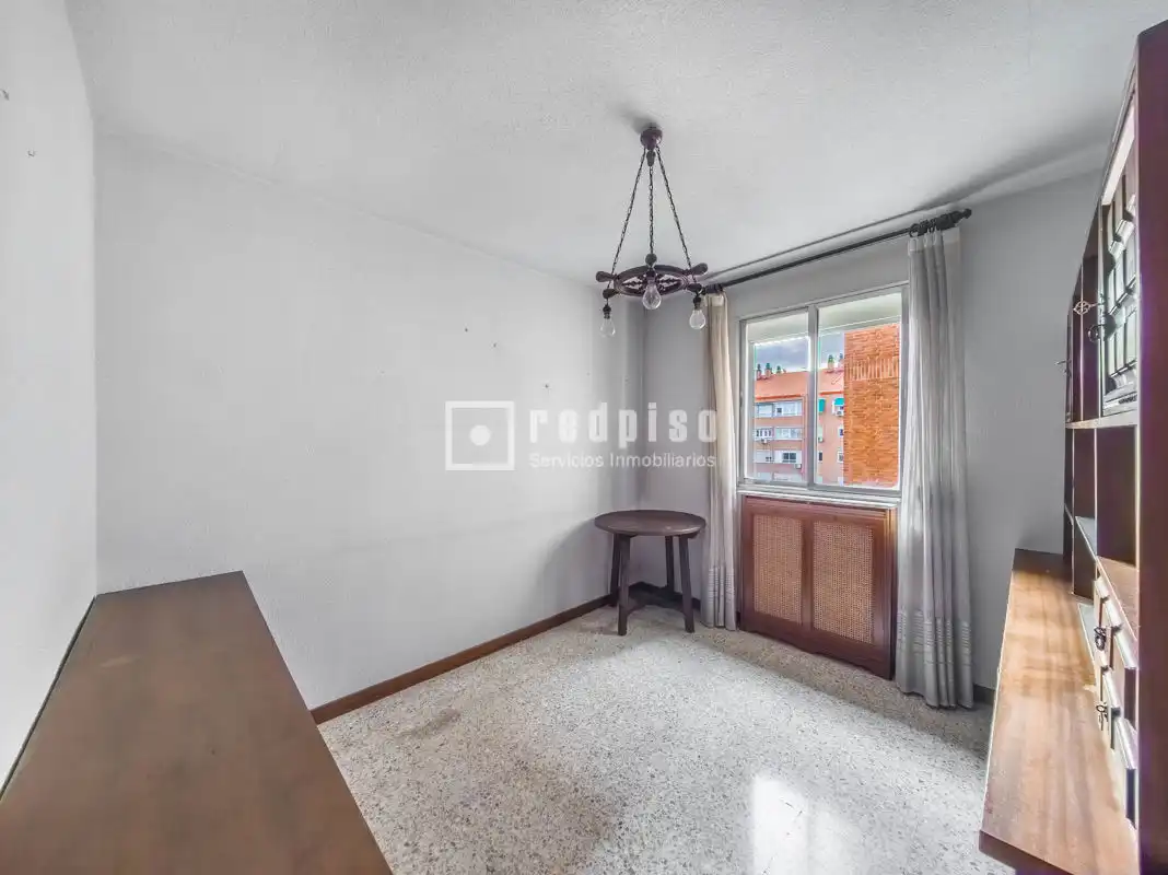 Habitación de Piso en venta en Madrid con Calefacción y Jardín privado