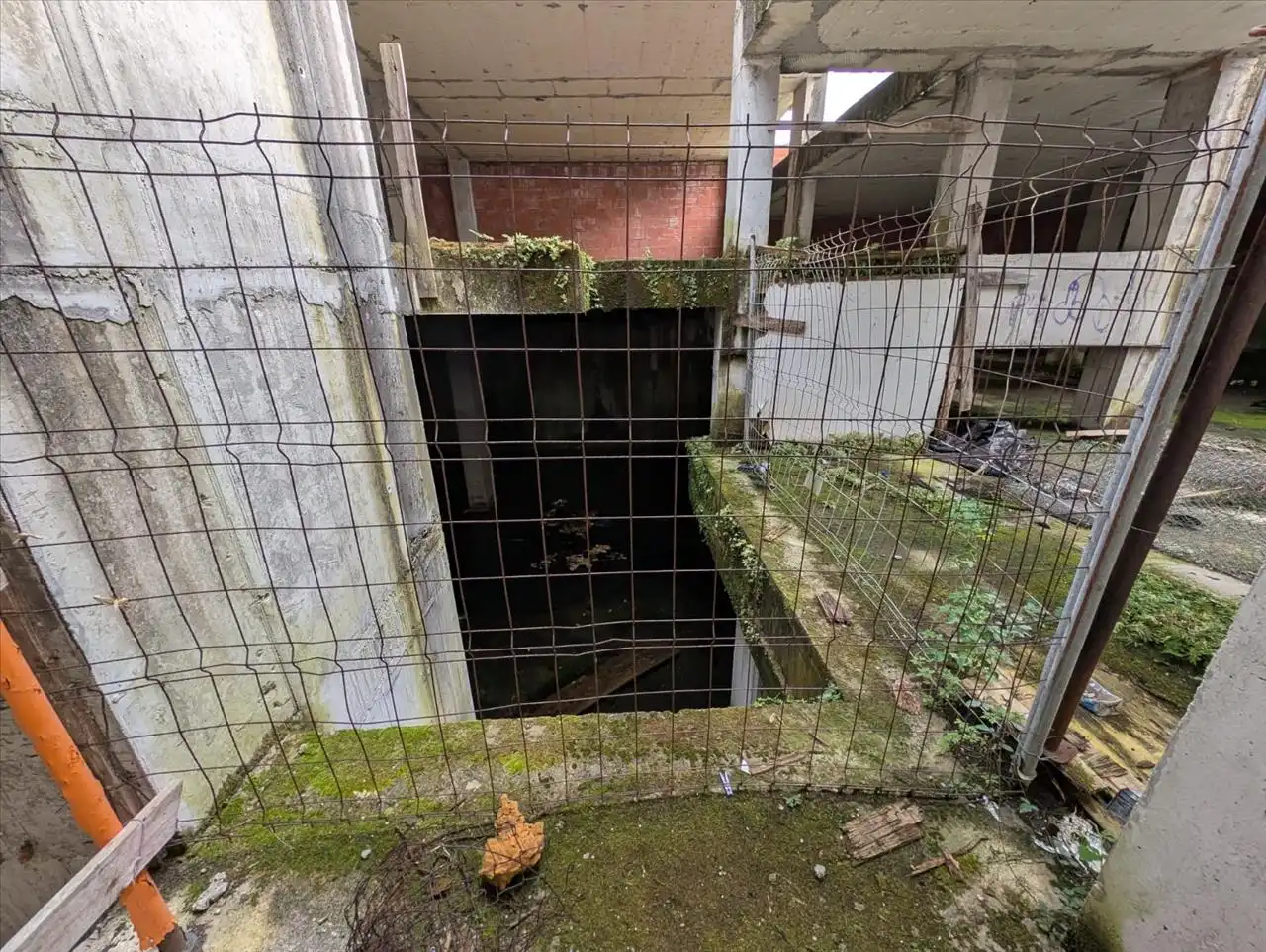 Außenansicht von Einfamilien-Reihenhaus zum Verkauf in Burela