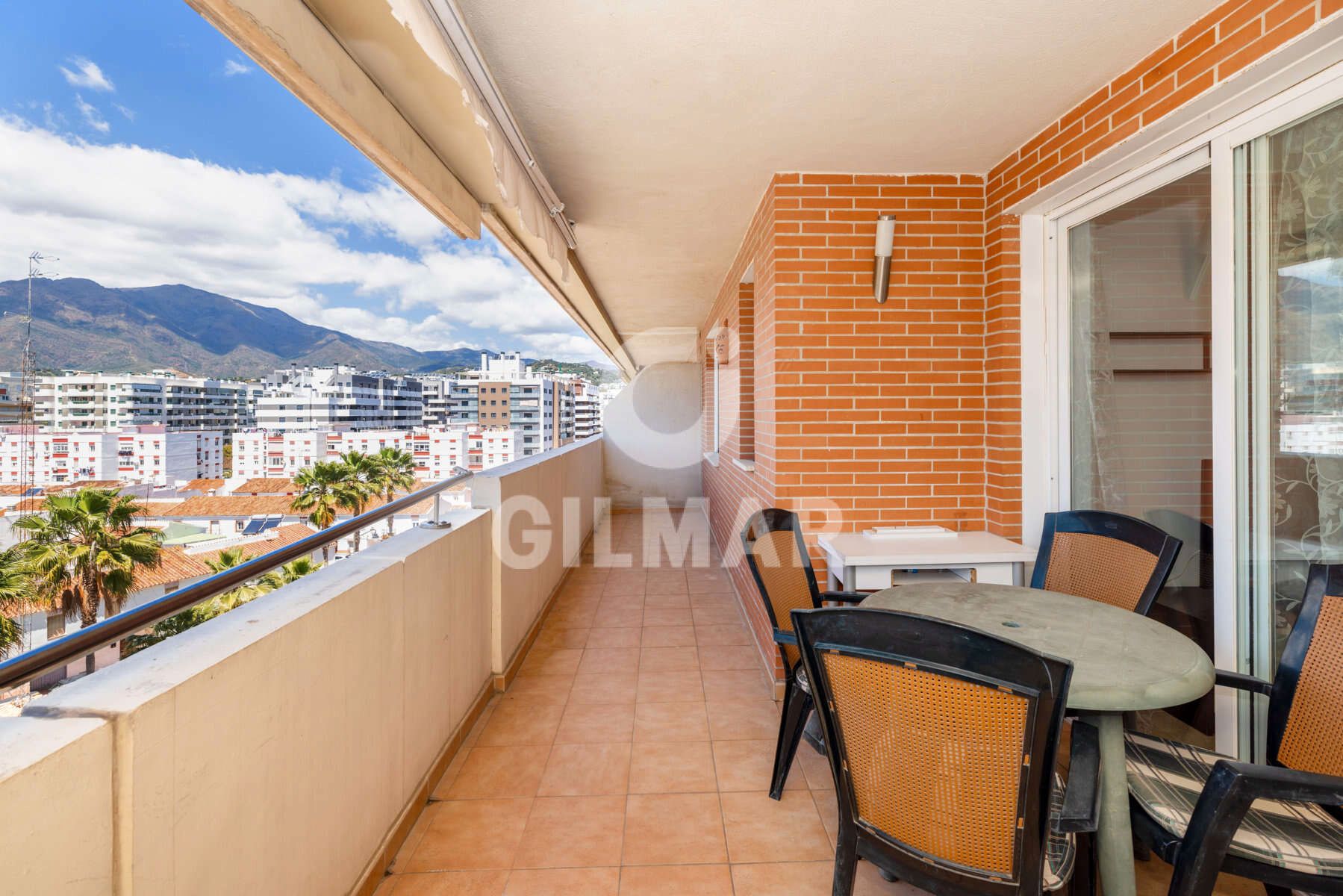 Vista exterior de Apartament en venda en Estepona amb Terrassa i Piscina comunitària