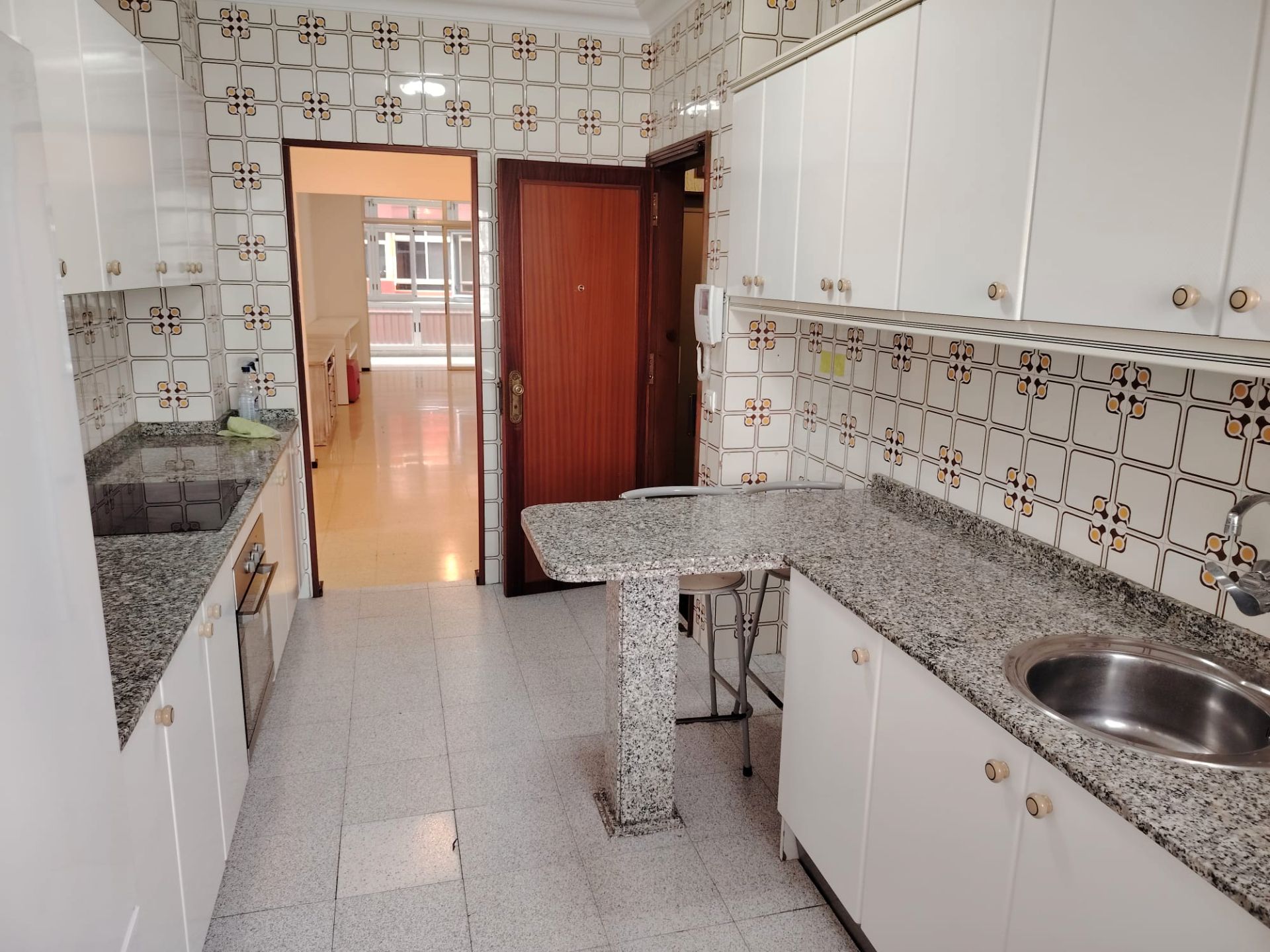 Kitchen of Flat for sale in Las Palmas de Gran Canaria  with Oven and Washing machine