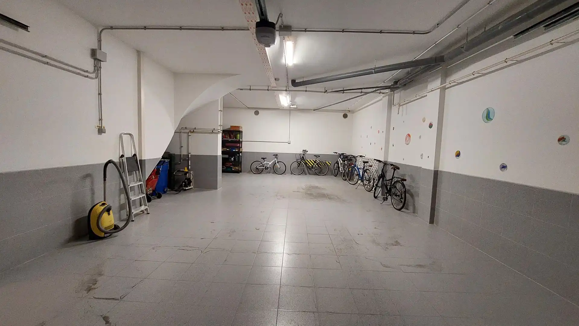 Parking de Casa adosada en venta en Salou con Aire acondicionado, Calefacción y Jardín privado