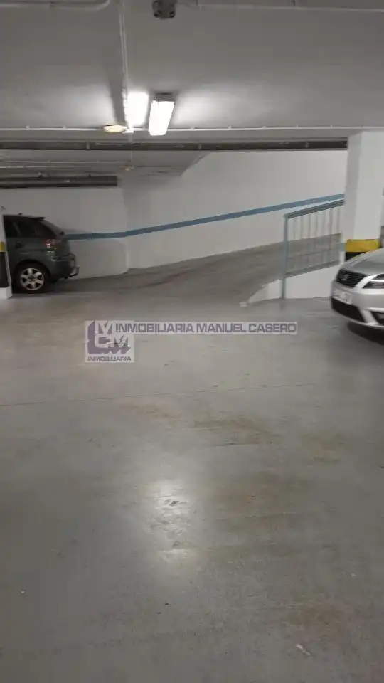 Parking de Ático en venta en Cáceres con Calefacción, Terraza y Trastero
