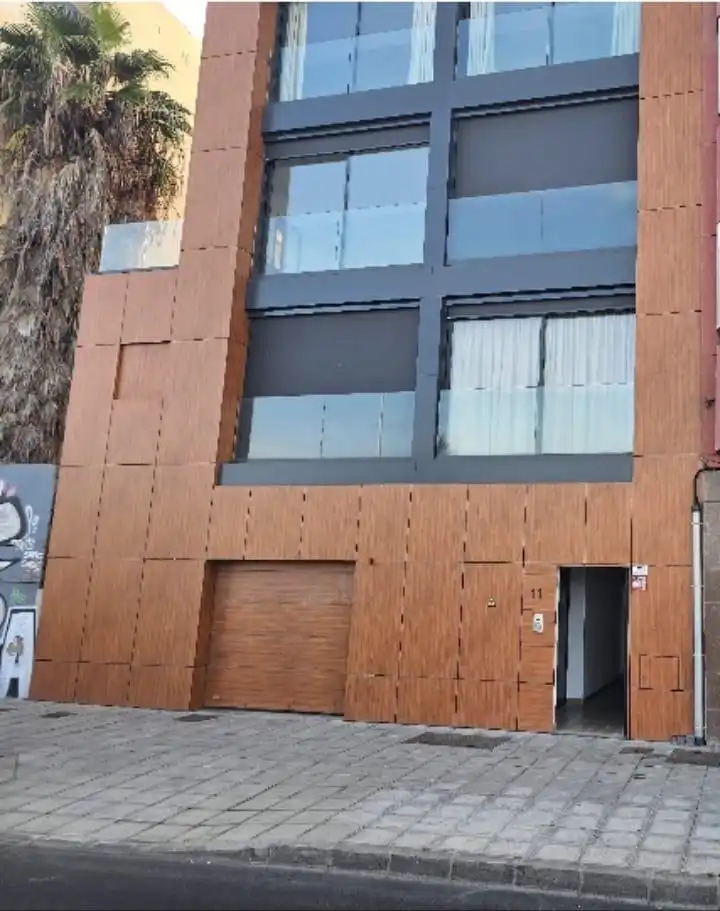 Außenansicht von Wohnung zum Verkauf in Las Palmas de Gran Canaria mit Heizung, Terrasse und Abstellraum