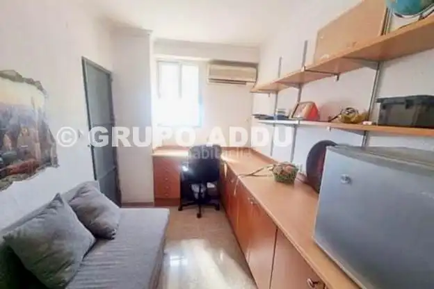 Piso de alquiler en Sevilla con Aire acondicionado, Trastero y Amueblado