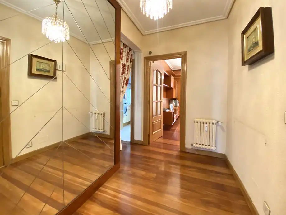 Piso en venta en Vitoria - Gasteiz con Calefacción, Parquet y Trastero