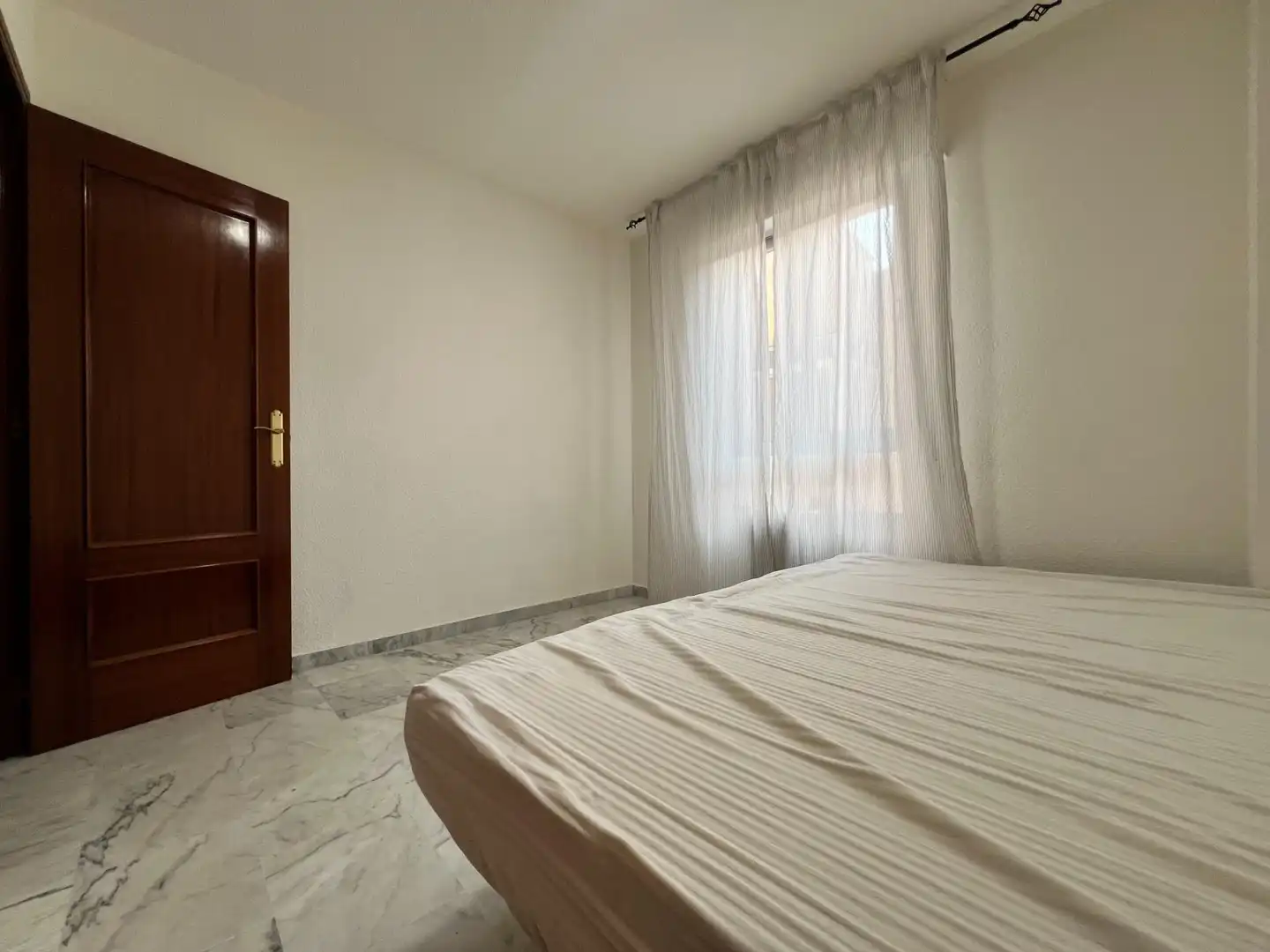 Bedroom of Flat for rent in Granada  with Heating, Terrace and Furnished