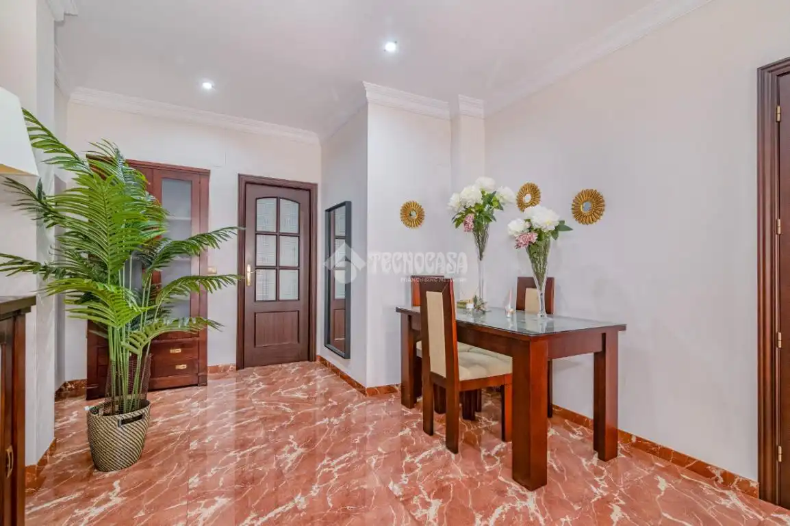 Flat for sale in Lucena  with Air Conditioner