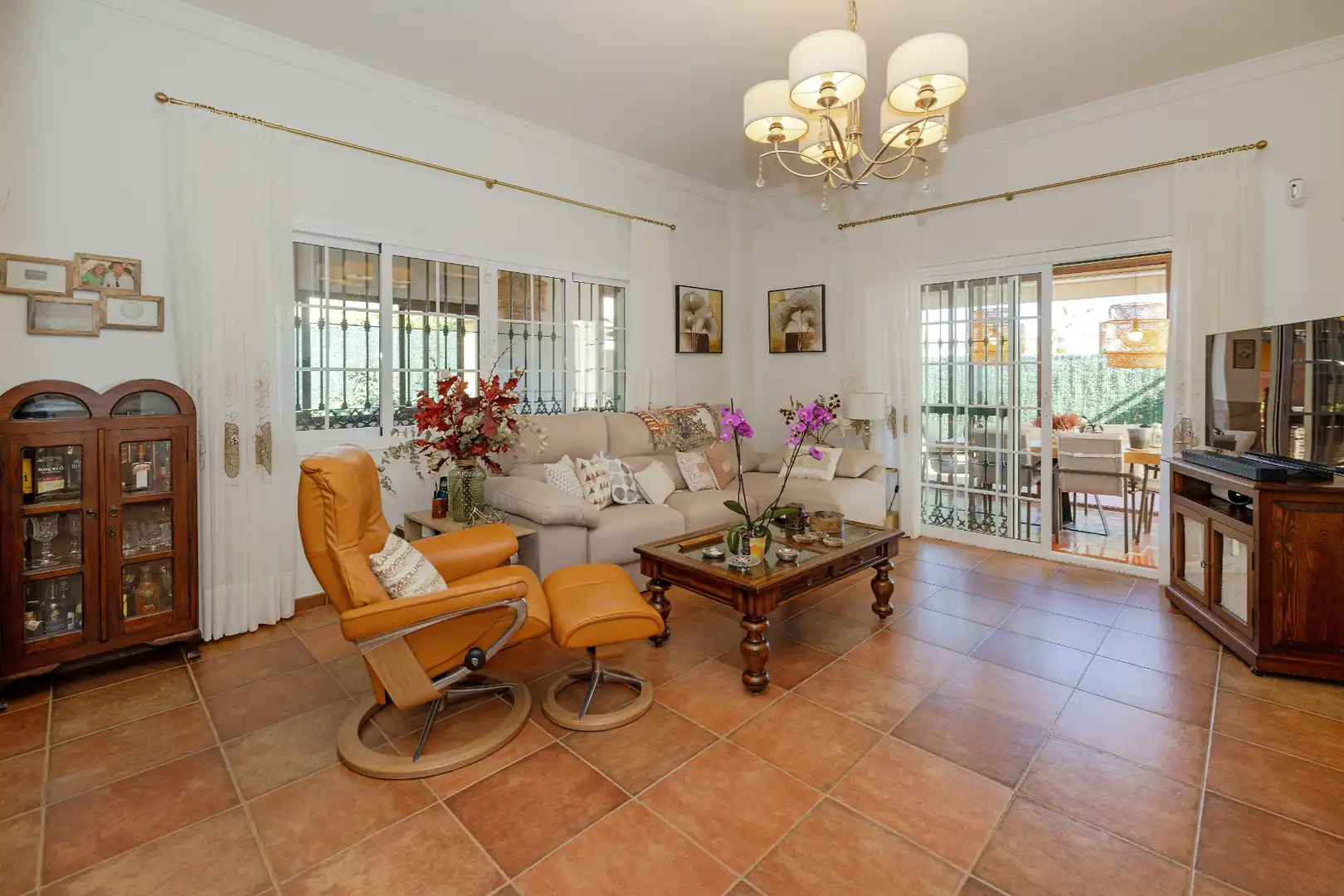 Living room of Houses for sale in Málaga  with Air Conditioner, Heating and Private garden