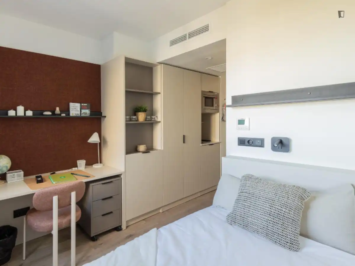 Habitación de Piso de alquiler en Madrid con Aire acondicionado, Amueblado y Internet