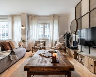 Sala d'estar de Apartament de lloguer en  Madrid Capital amb Aire condicionat, Calefacció i Terrassa