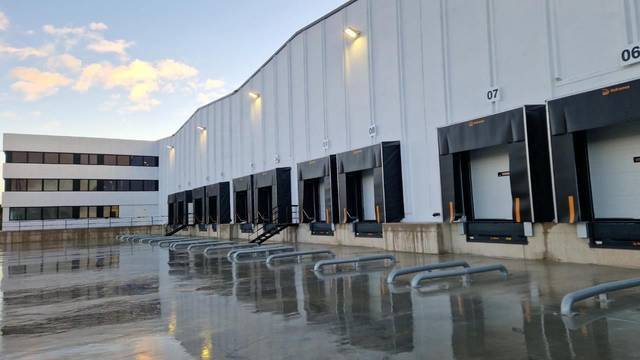 Nave industrial en Alquiler en N/A en Las Dehesillas - Vereda de los Estudiantes