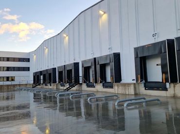 Industrial building to rent in N/A