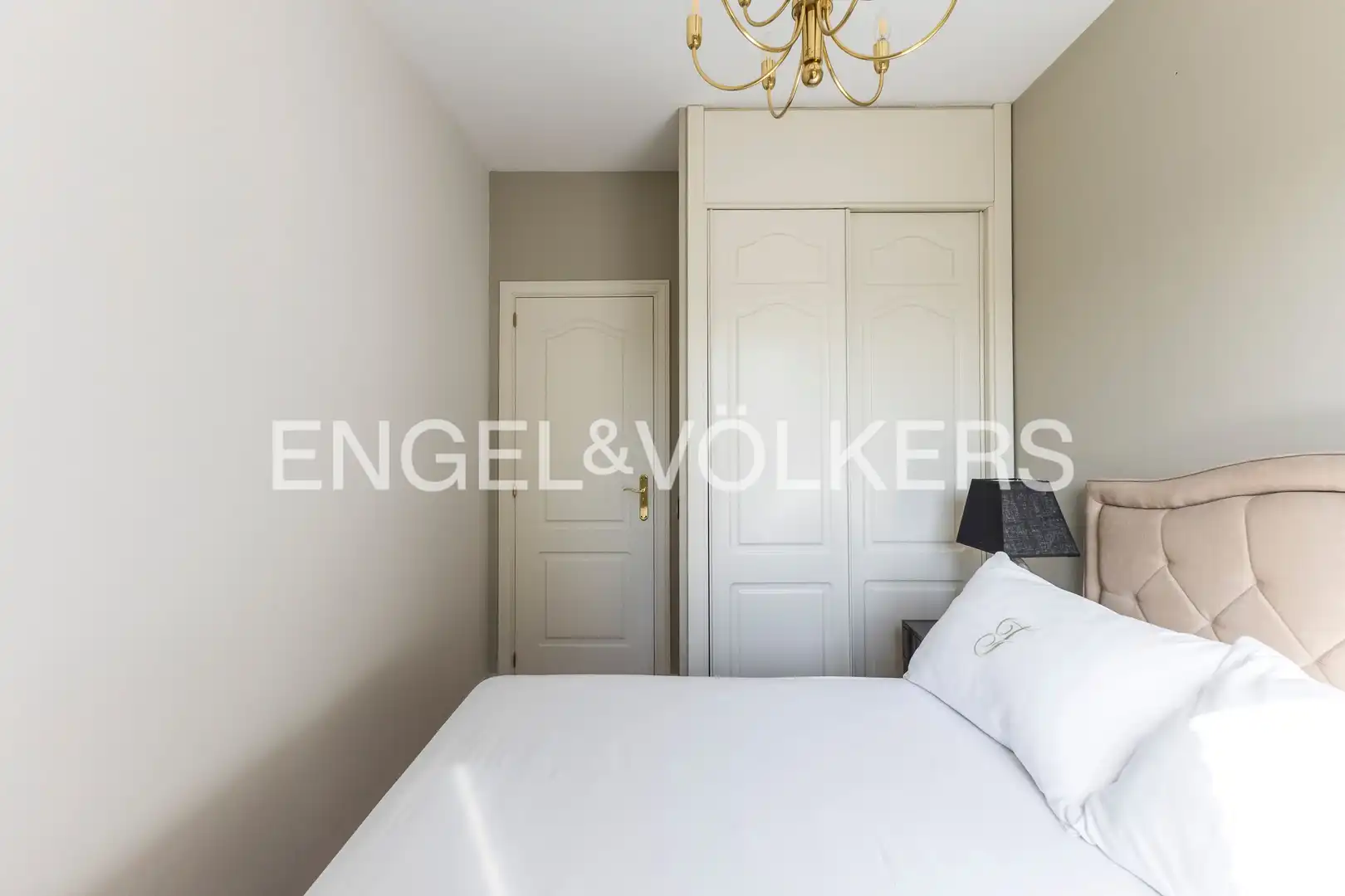 Habitación de Piso en venta en Madrid con Calefacción, Parquet y Terraza